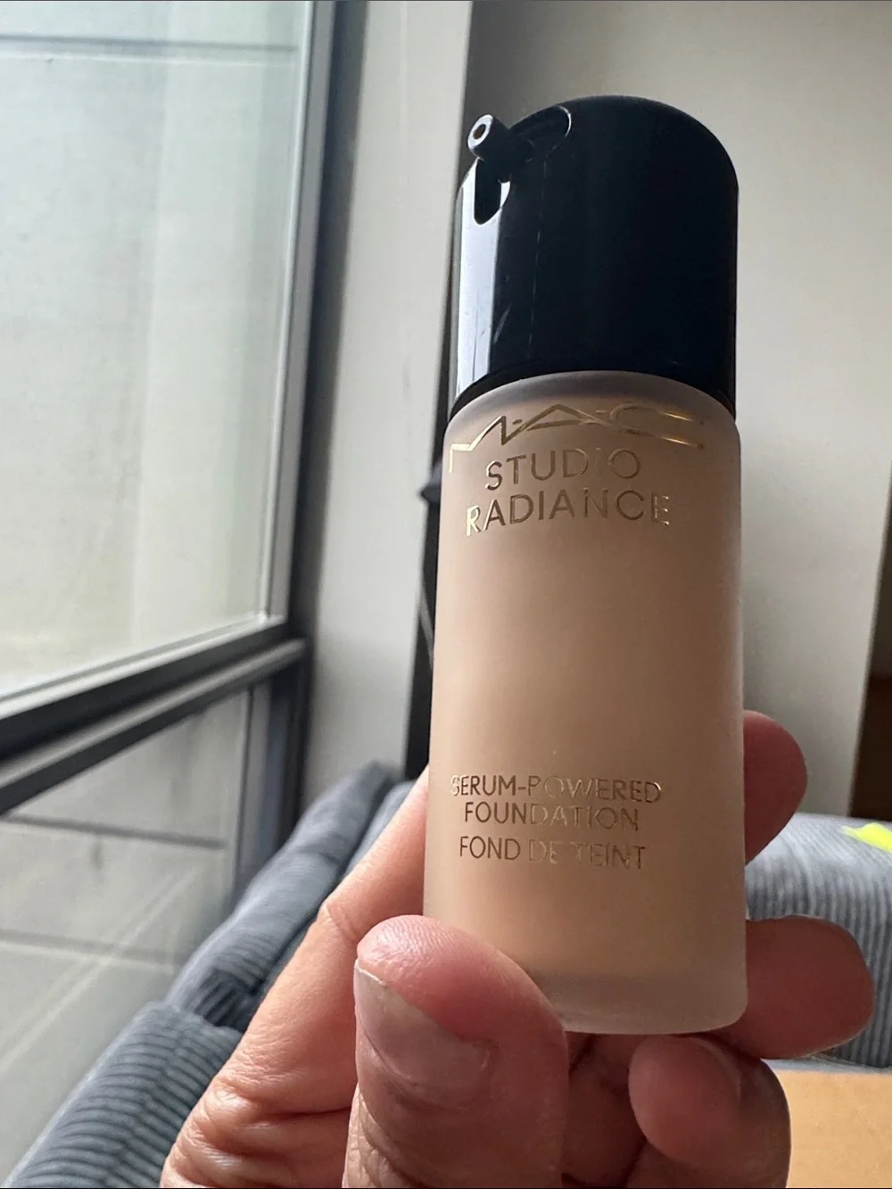 MAC Cosmetics Studio Radiance Serum-Powered Foundation - NC12 Used a few times